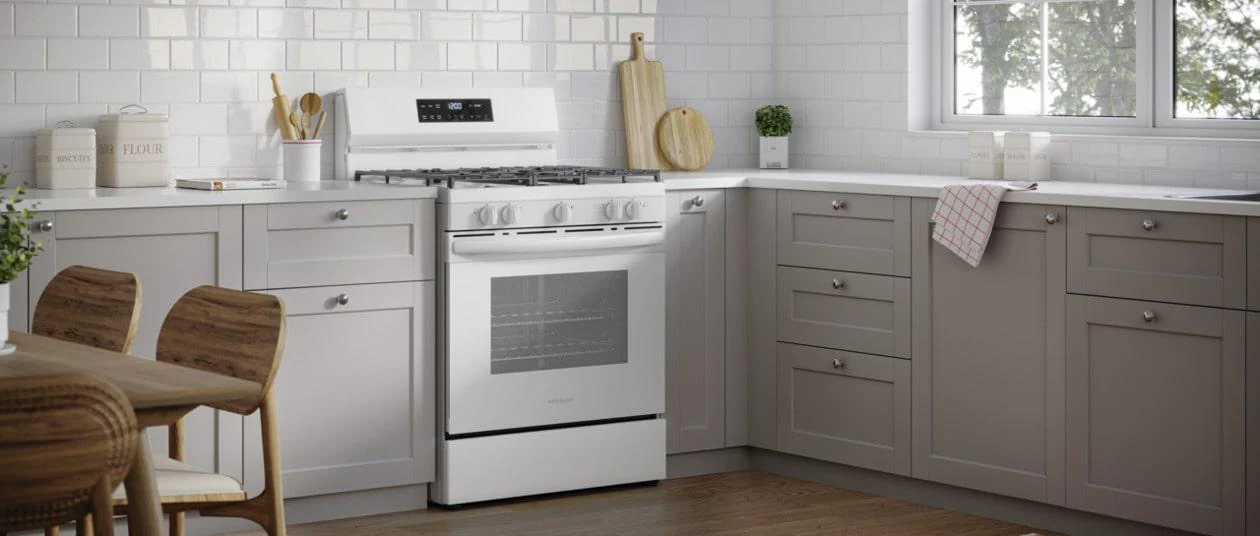 Frigidaire FCRG3062AW 30" Gas Range with Quick Boil - Image 2