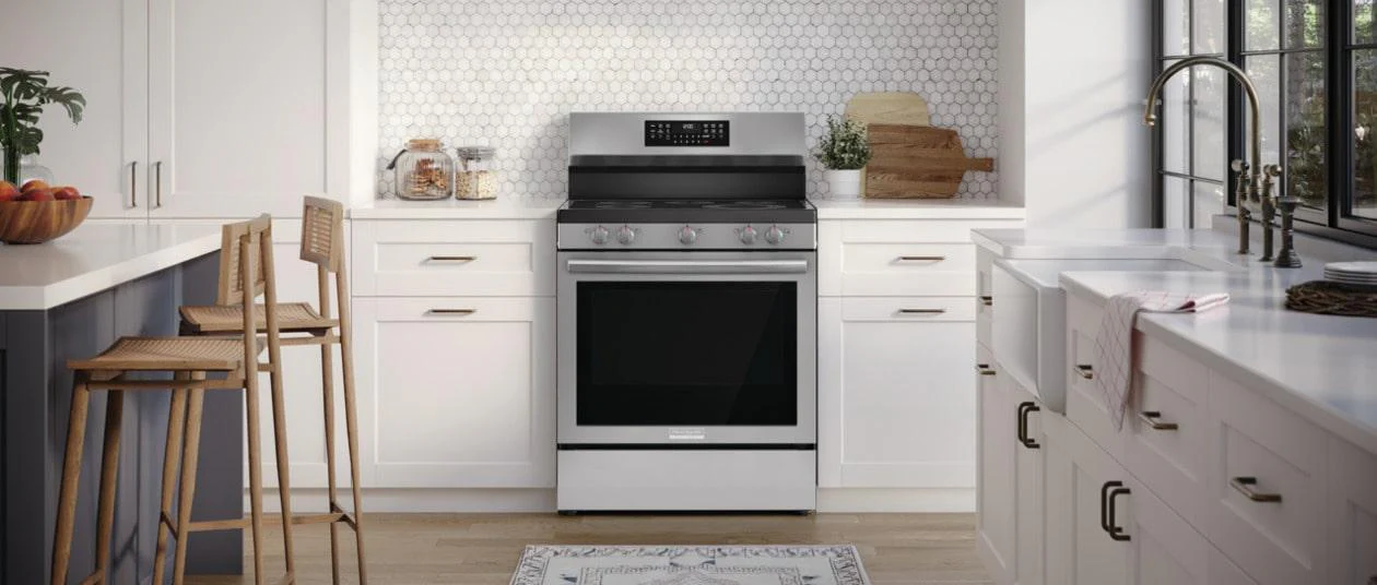 Frigidaire GCRE3060BF 30" Rear Control Electric Range with Total Convection - Image 2