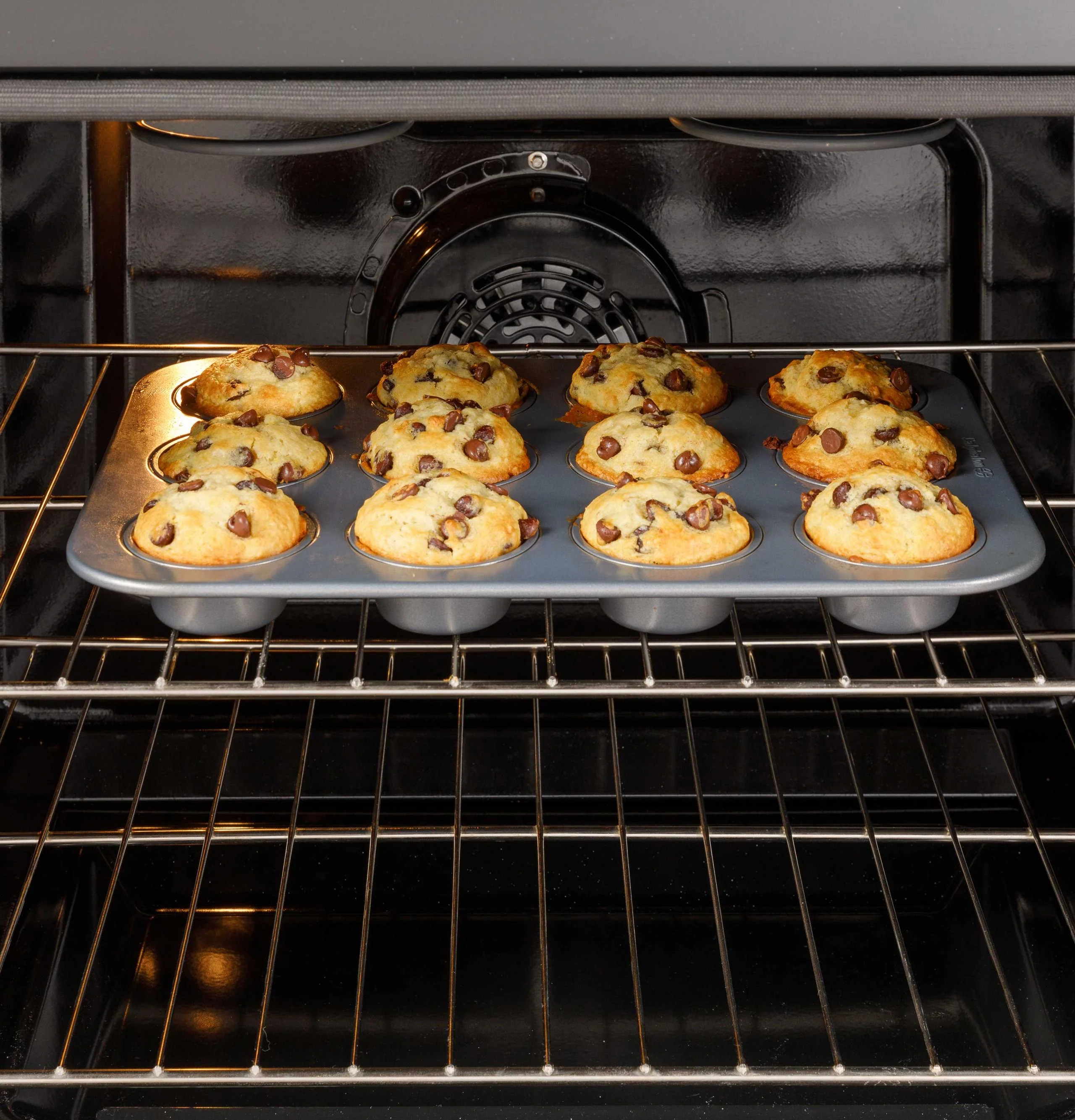 GGF600AVSS GE® 30" Free-Standing Gas Convection Range with No Preheat Air Fry and EasyWash™ Oven Tray - Image 21