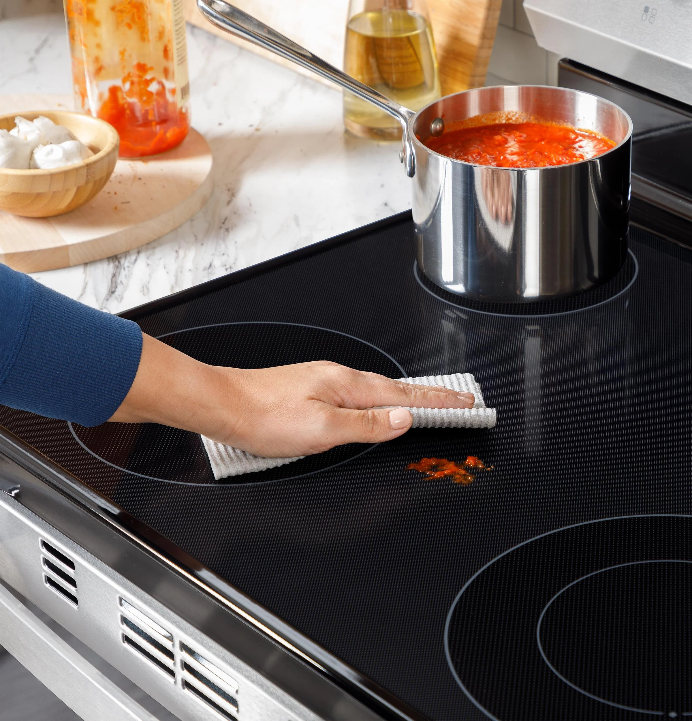 GRF400SVSS GE® ENERGY STAR® 30" Free-Standing Electric Range - Image 9